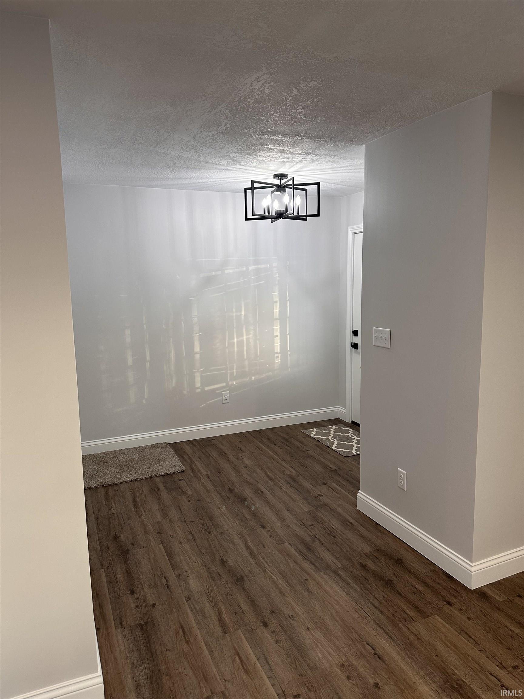 1305 North Greenbriar Road Muncie, IN 47304 - Photo 4 of 21