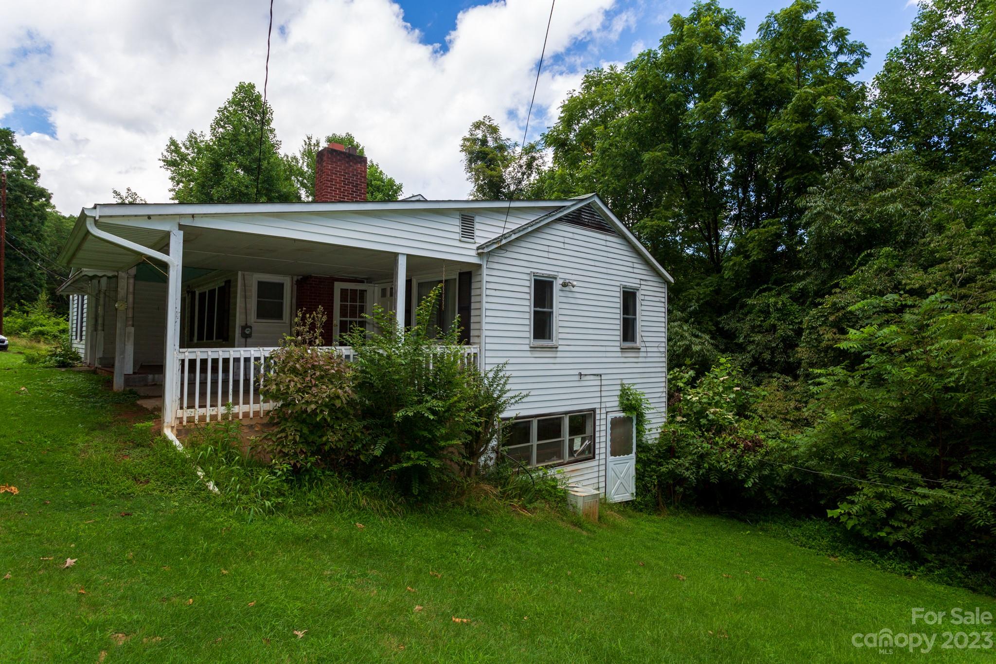 89 Grassy View Road Candler, NC 28715 - Photo 3 of 30 Gallery Image 3