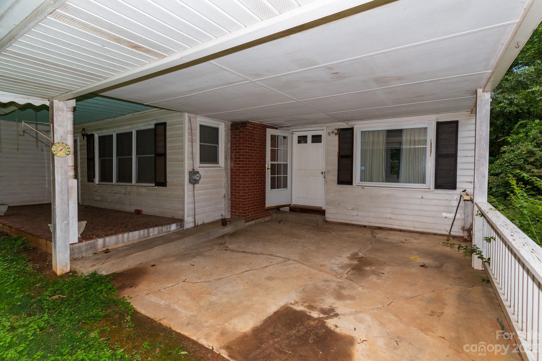89 Grassy View Road Candler, NC 28715 - Photo 5 of 30 Gallery Image 5