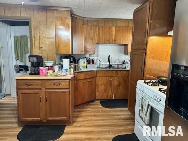 $69,900 | 636 North East Street, Jacksonville, IL 62650