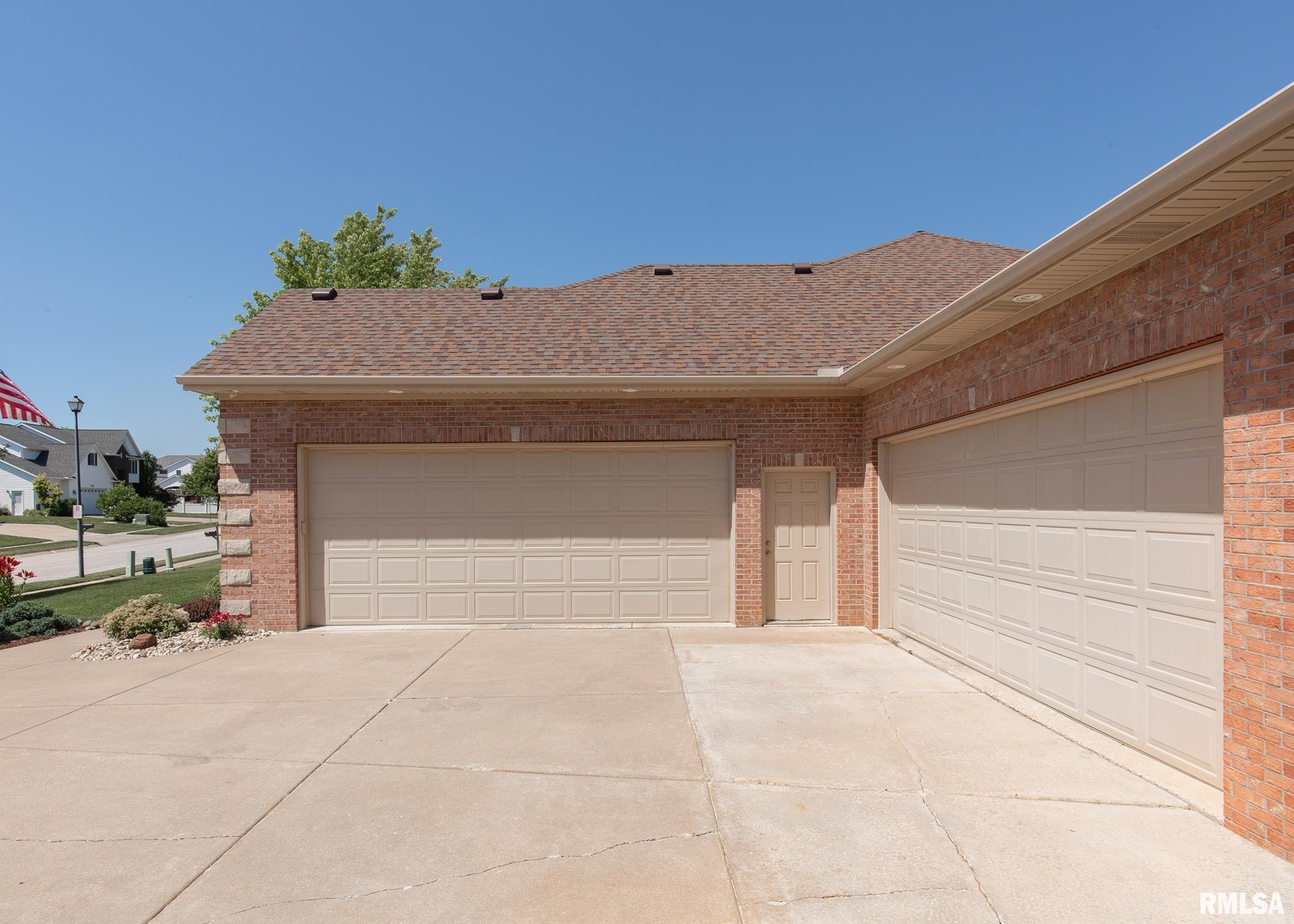 6307 Fairhaven Road Davenport, IA 52807 - Photo 3 of 54 Gallery Image 3