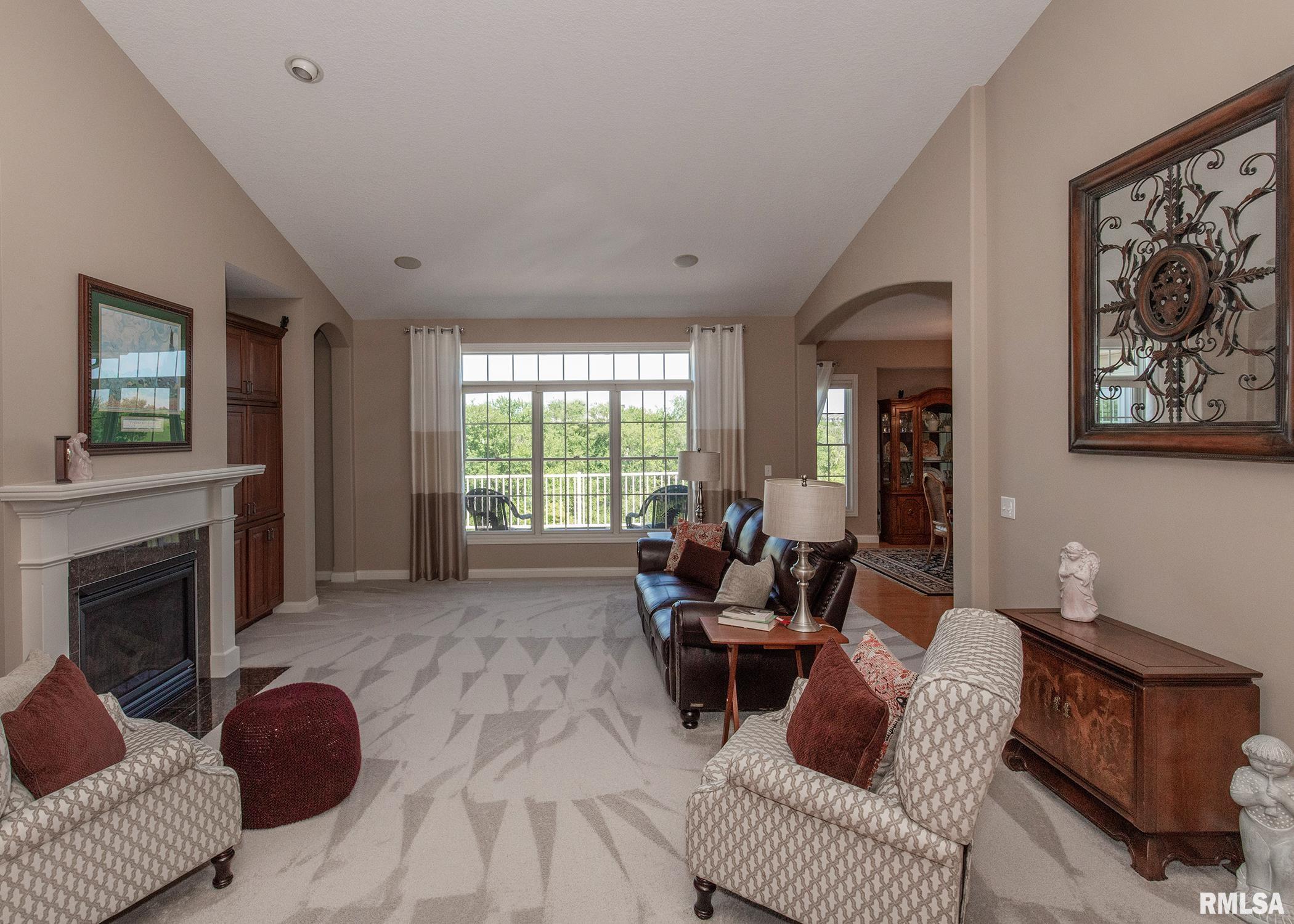 6307 Fairhaven Road Davenport, IA 52807 - Photo 5 of 54 Gallery Image 5