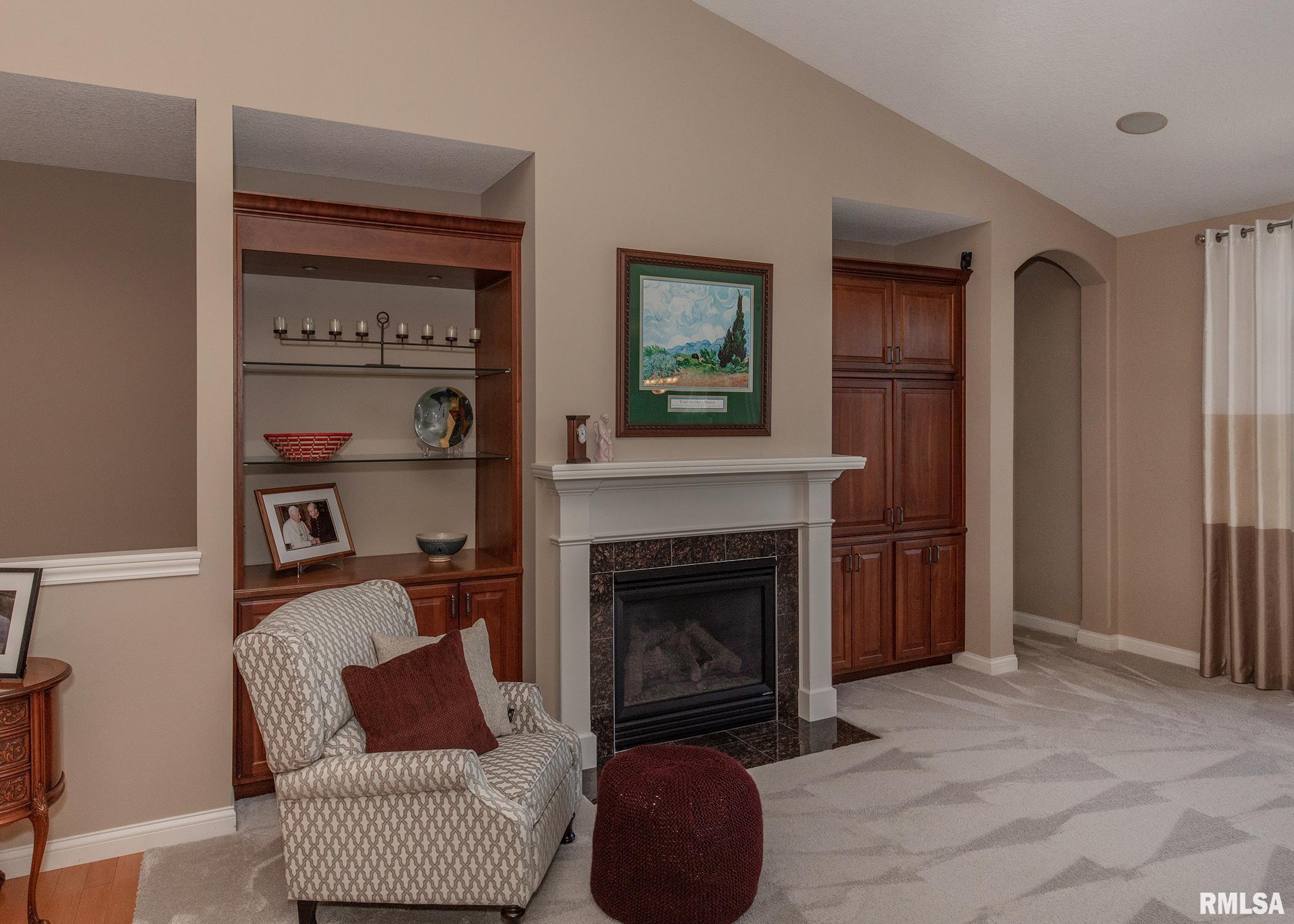 6307 Fairhaven Road Davenport, IA 52807 - Photo 7 of 54 Gallery Image 7