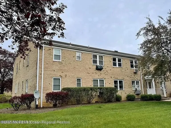 $3,000 | 64 Manchester Court, Unit G, Freehold, NJ 07728