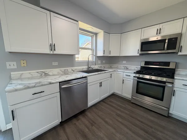 $409,900 | 2 Beaver Creek Court, Bolingbrook, IL 60490