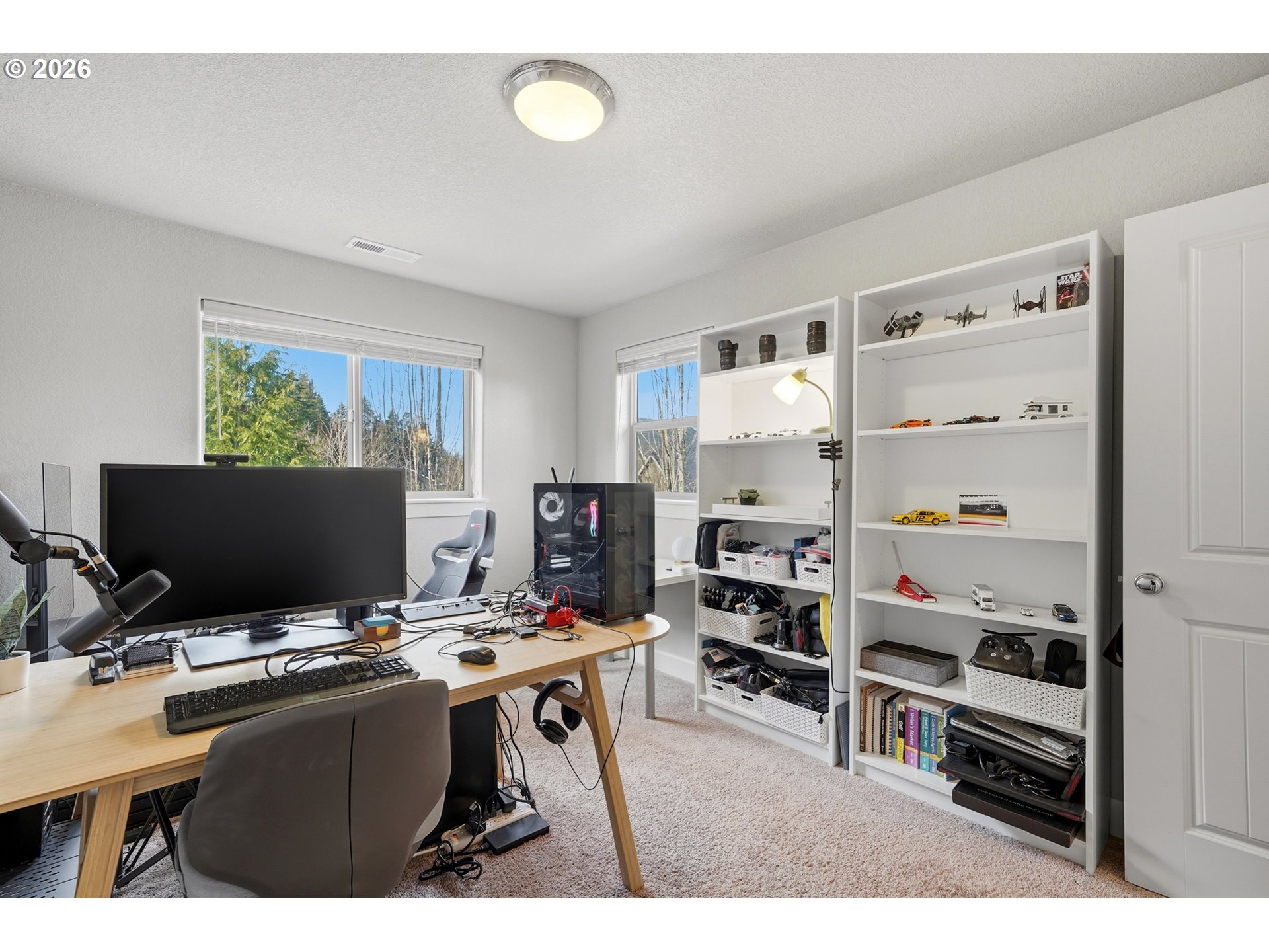 17390 Aubin Street Sandy, OR 97055 - Photo 24 of 41 a workspace with furniture and a window