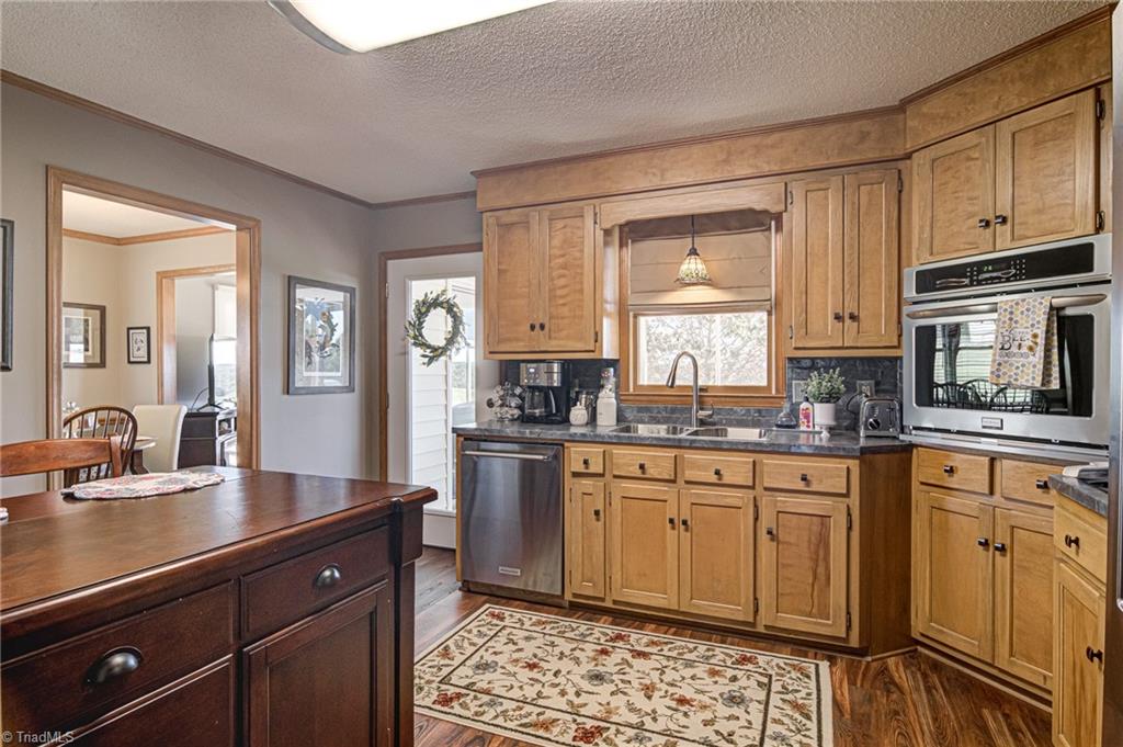 719 Corner Road Pinnacle, NC 27043 - Photo 13 of 50