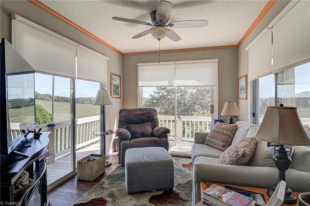 719 Corner Road Pinnacle, NC 27043 - Photo 10 of 50