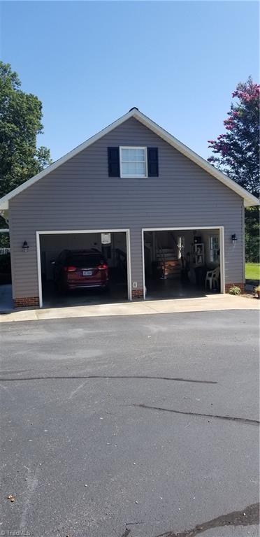 1626 Barker Road Roaring River, NC 28669 - Photo 21 of 32 Gallery Image 21