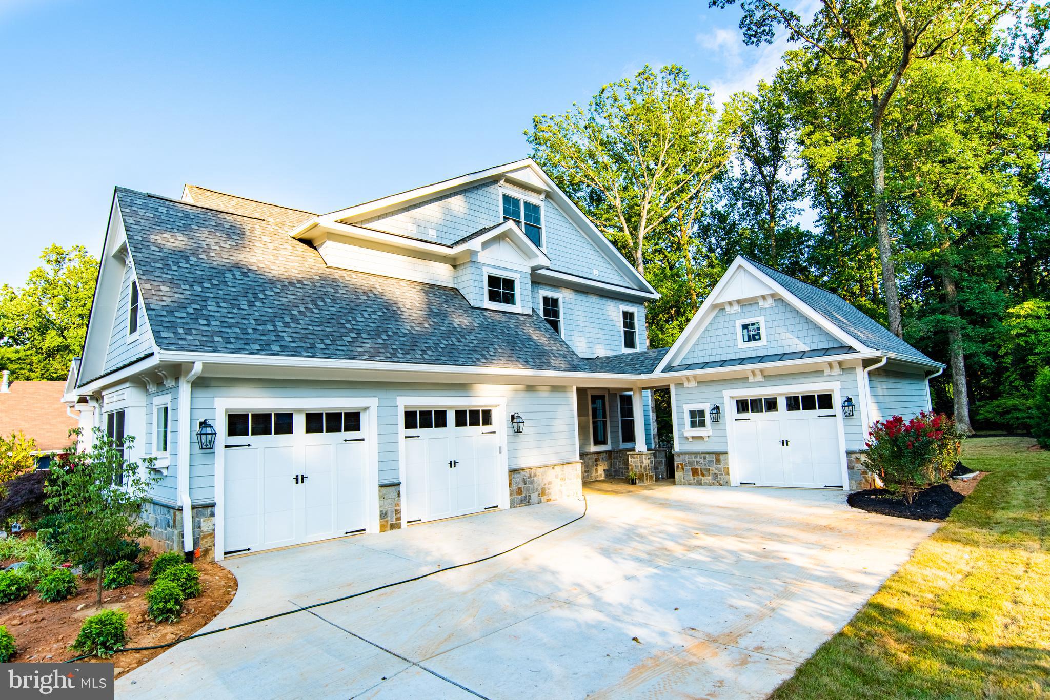 118 Kingsley Road Southwest Vienna, VA 22180 - Photo 2 of 24 Gallery Image 2