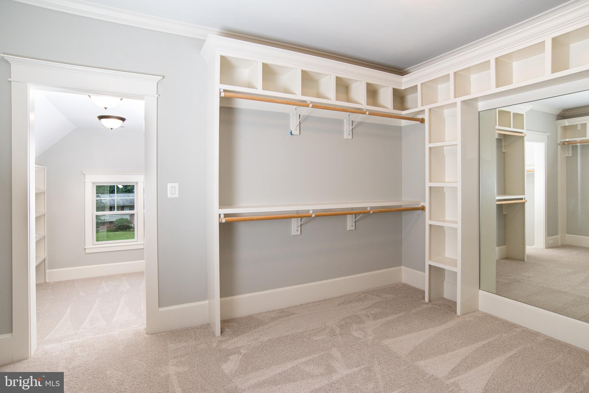 118 Kingsley Road Southwest Vienna, VA 22180 - Photo 14 of 24 Gallery Image 14