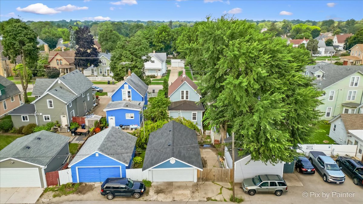 309 Griswold Street Elgin, IL 60123 - Photo 34 of 39 aerial view of a house with a garden