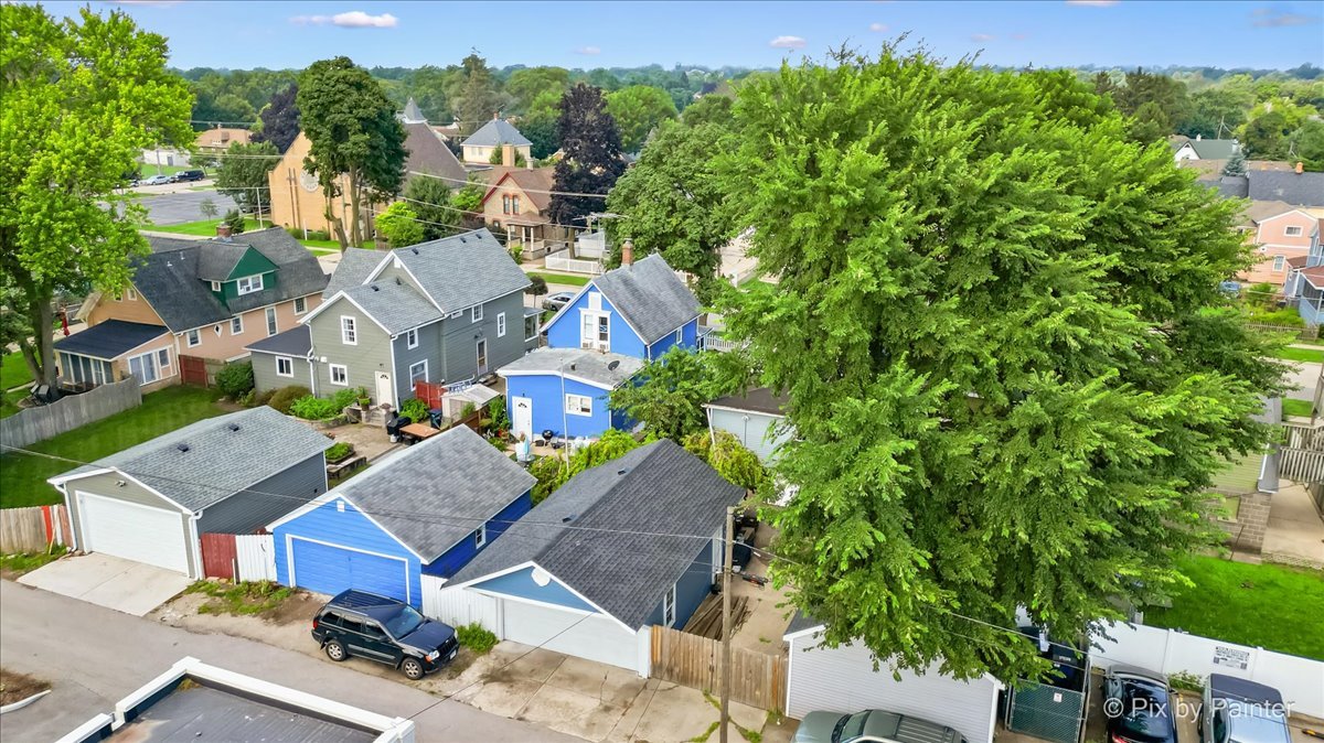 309 Griswold Street Elgin, IL 60123 - Photo 35 of 39 an aerial view of multiple house
