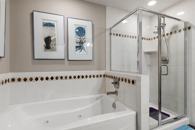 $489,000 | 425 Benjamin Drive, Unit 403, Vernon Hills, IL 60061