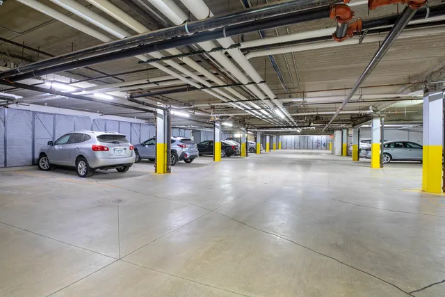 $489,000 | 425 Benjamin Drive, Unit 403, Vernon Hills, IL 60061