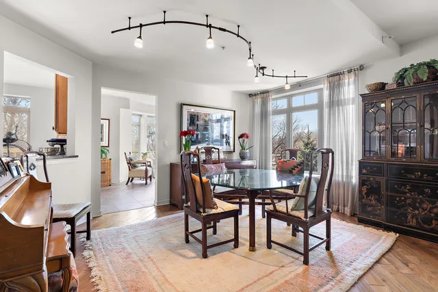 $489,000 | 425 Benjamin Drive, Unit 403, Vernon Hills, IL 60061