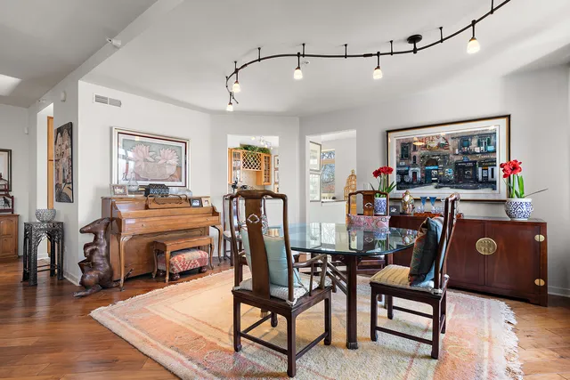 $489,000 | 425 Benjamin Drive, Unit 403, Vernon Hills, IL 60061