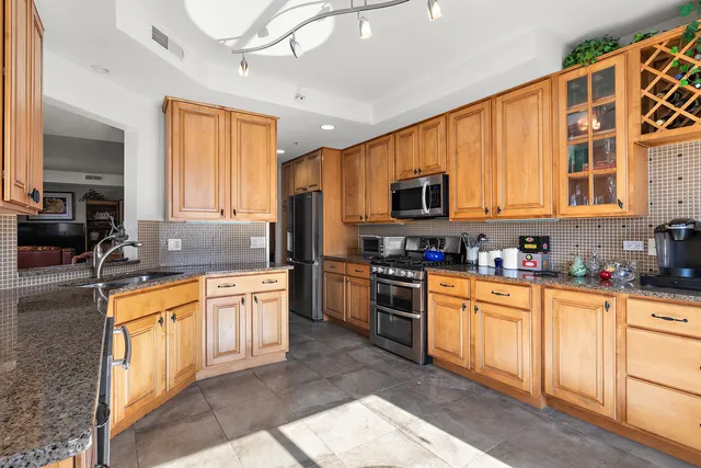 $489,000 | 425 Benjamin Drive, Unit 403, Vernon Hills, IL 60061