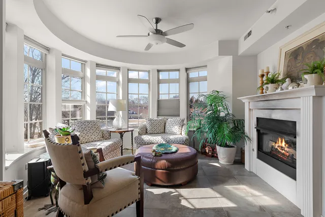 $489,000 | 425 Benjamin Drive, Unit 403, Vernon Hills, IL 60061