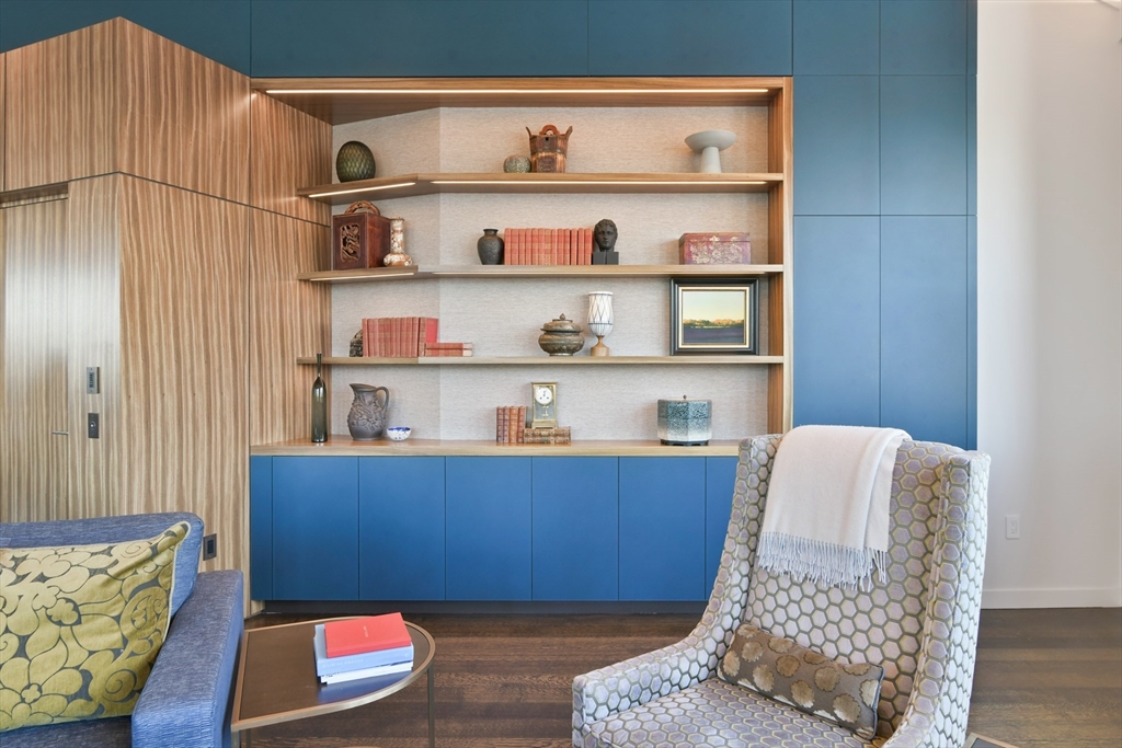 201 West Brookline Street, Unit PH401 Boston, MA 02118 - Photo 11 of 24