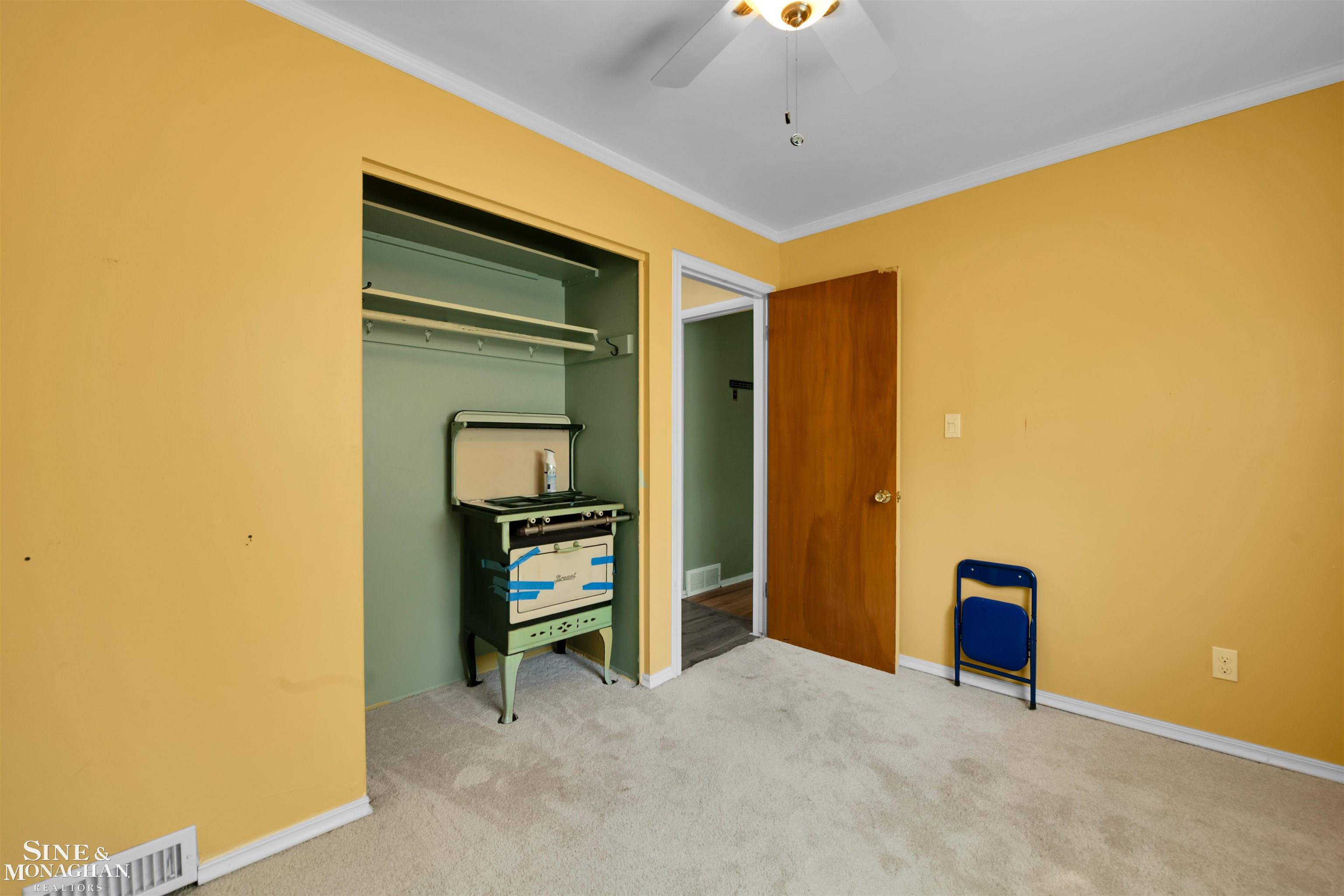21636 Martin Road St. Clair Shores, MI 48081 - Photo 13 of 27