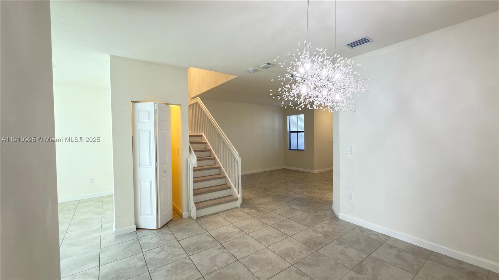 10337 West 34th Lane, Unit 10337 Hialeah, FL 33018 - Photo 11 of 50 a view of entryway