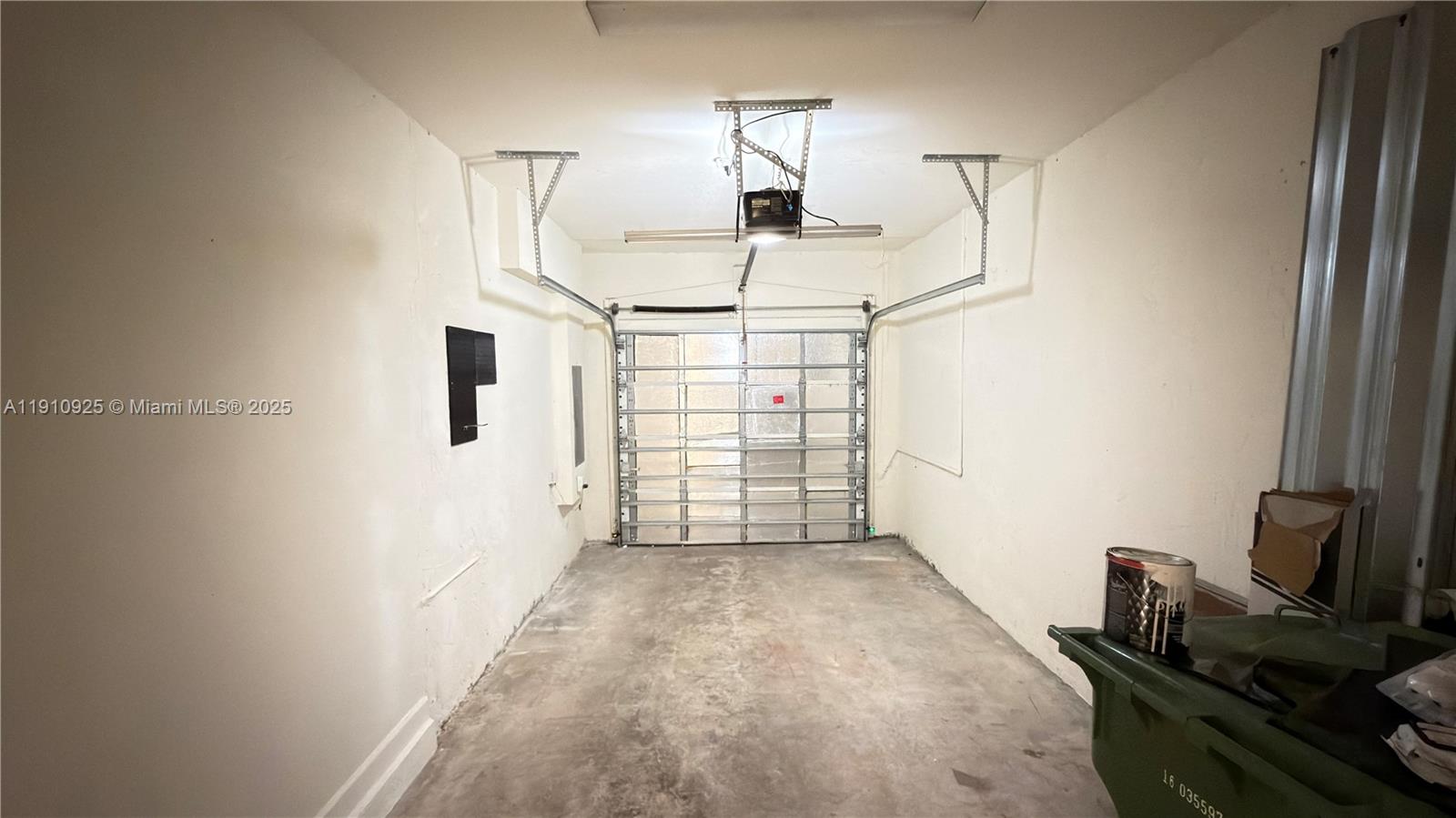 10337 West 34th Lane, Unit 10337 Hialeah, FL 33018 - Photo 23 of 50 a view of empty room with windows