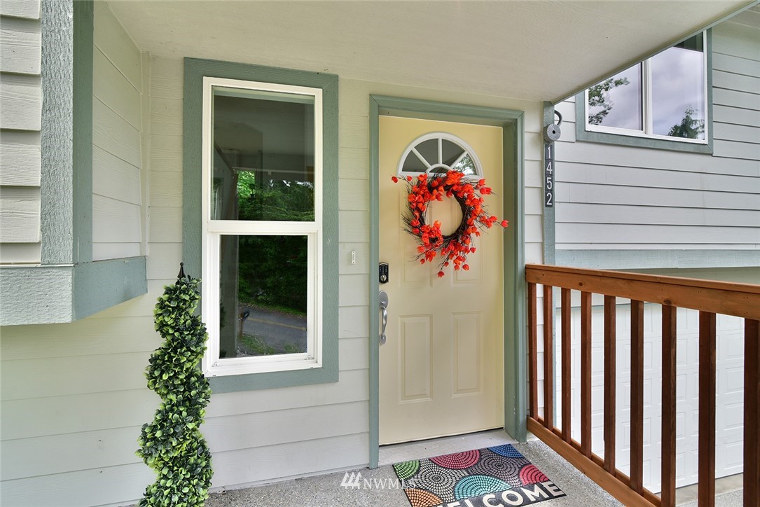 1452 Price Road Northwest Bremerton, WA 98312 - Photo 3 of 23 Gallery Image 3