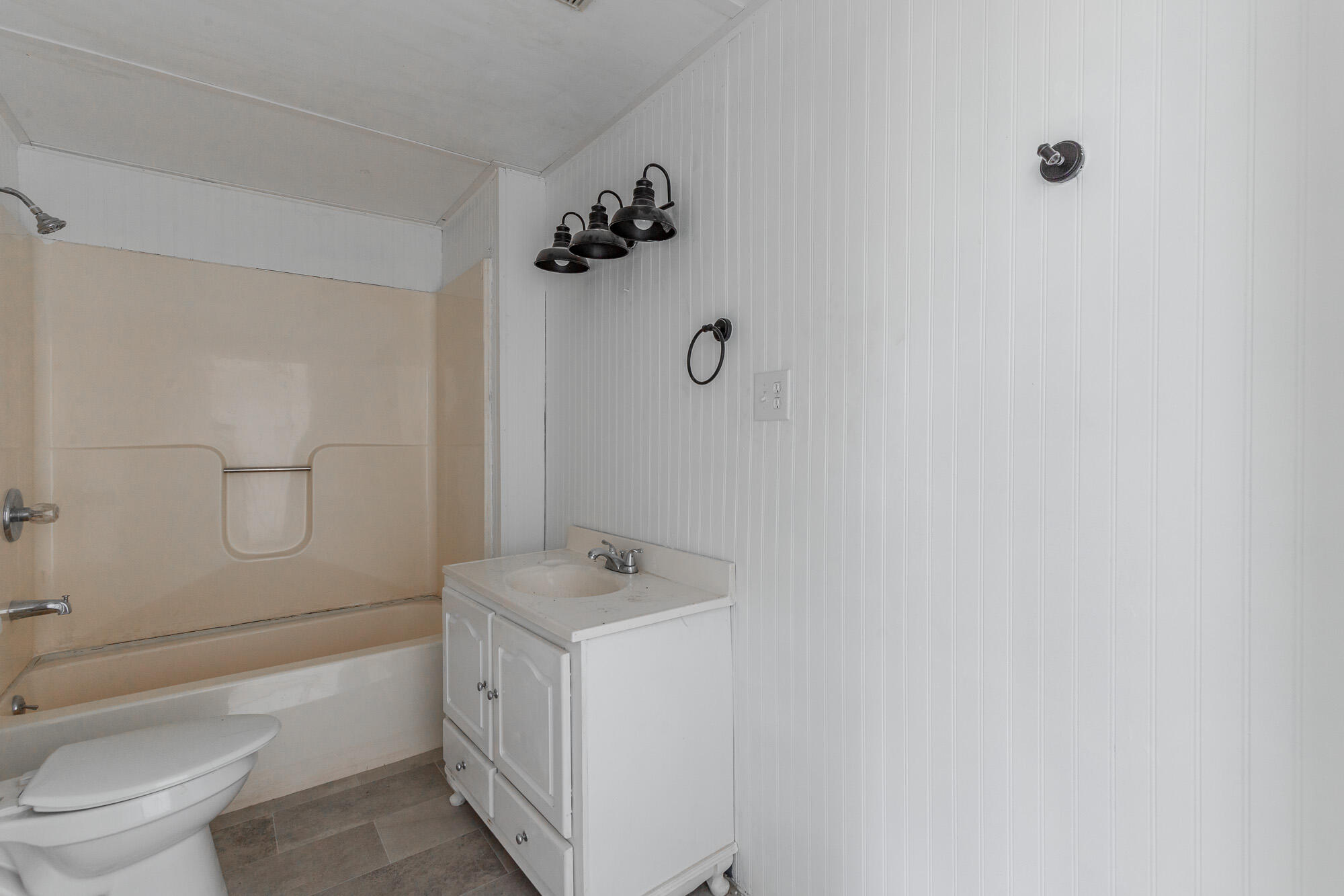 707 Cherokee Trail Rossville, GA 30741 - Photo 17 of 28 bathroom