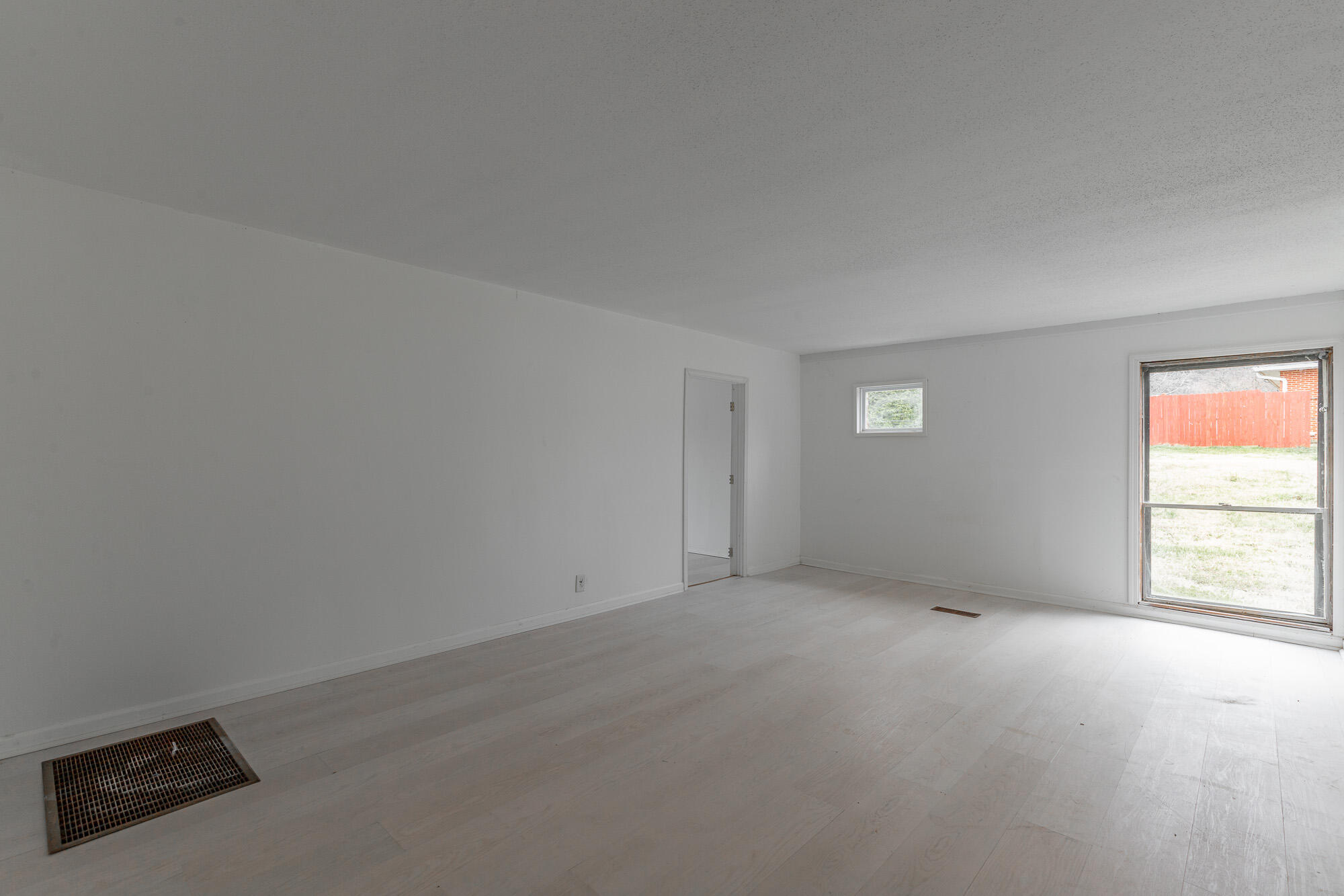 707 Cherokee Trail Rossville, GA 30741 - Photo 6 of 28 living room