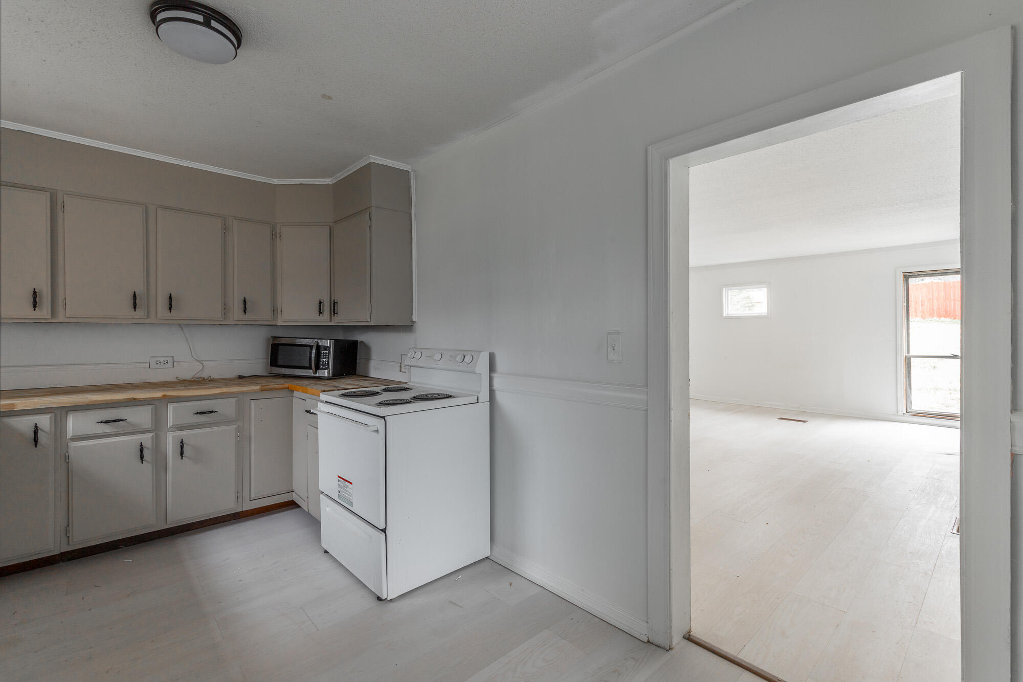 707 Cherokee Trail Rossville, GA 30741 - Photo 10 of 28 kitchen