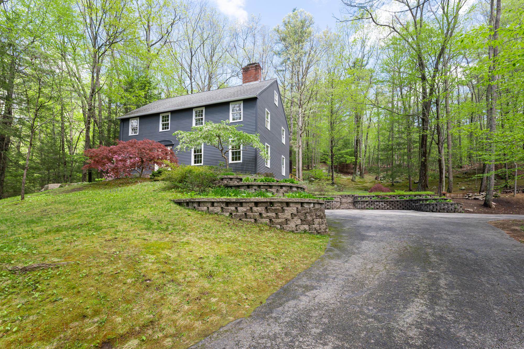 23 Holt Road Amherst, NH 03031 - Photo 8 of 55