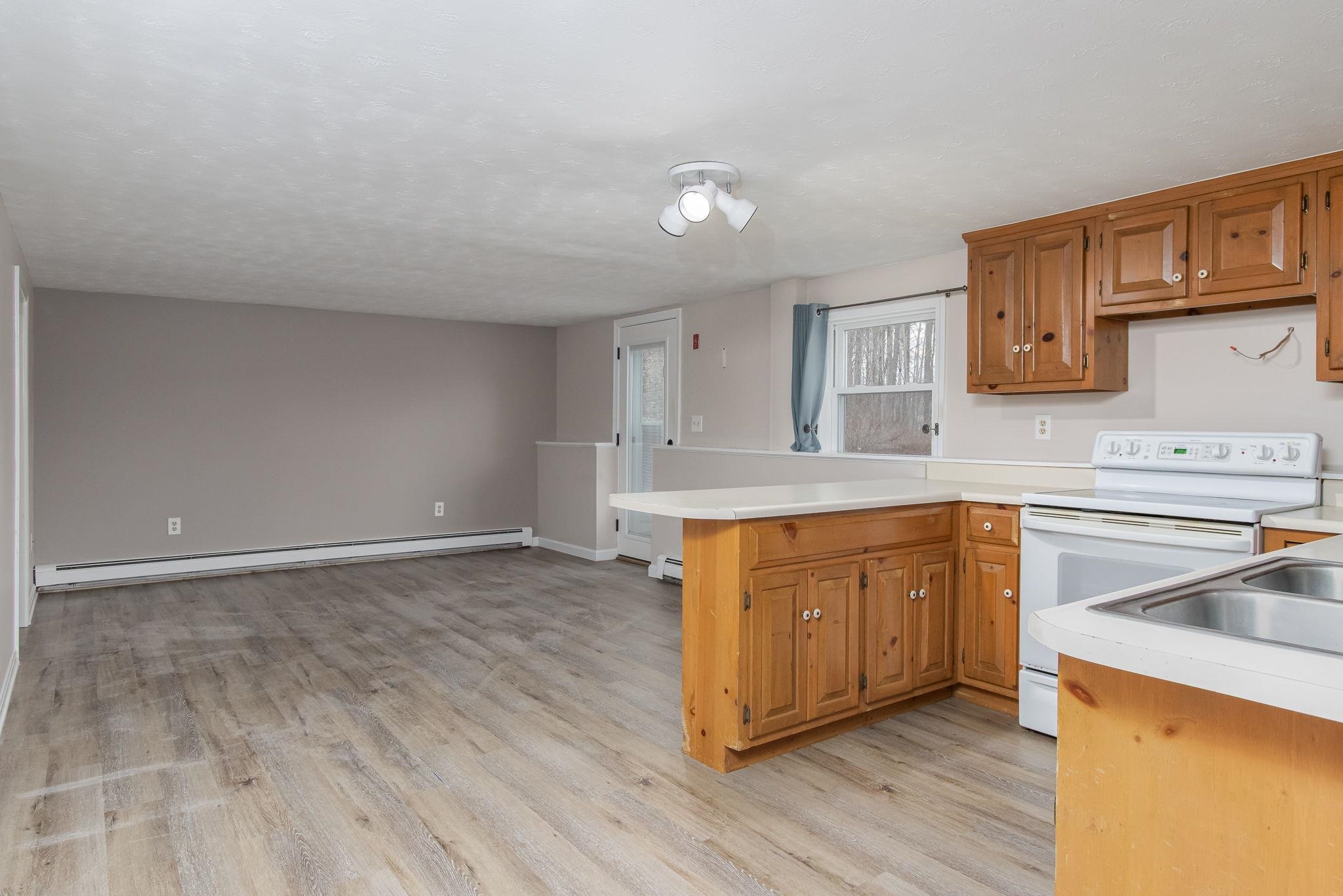 481 Woodlawn Ridge Road Pembroke, NH 03275 - Photo 41 of 59