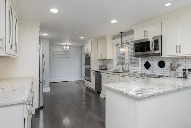 $575,000 | 481 Woodlawn Ridge Road, Pembroke, NH 03275