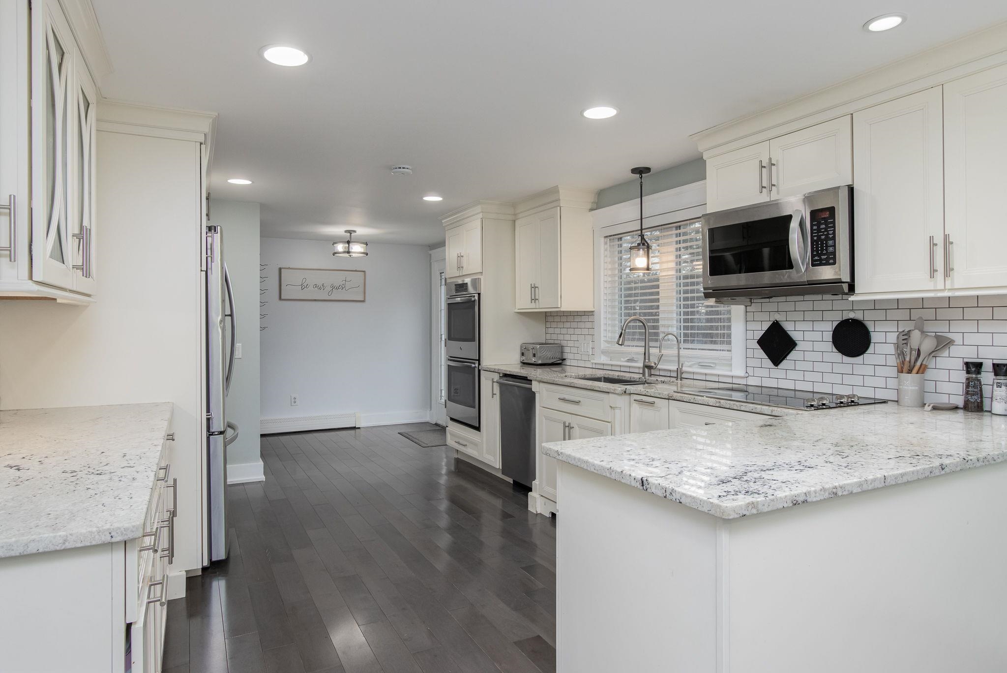 481 Woodlawn Ridge Road Pembroke, NH 03275 - Photo 5 of 59