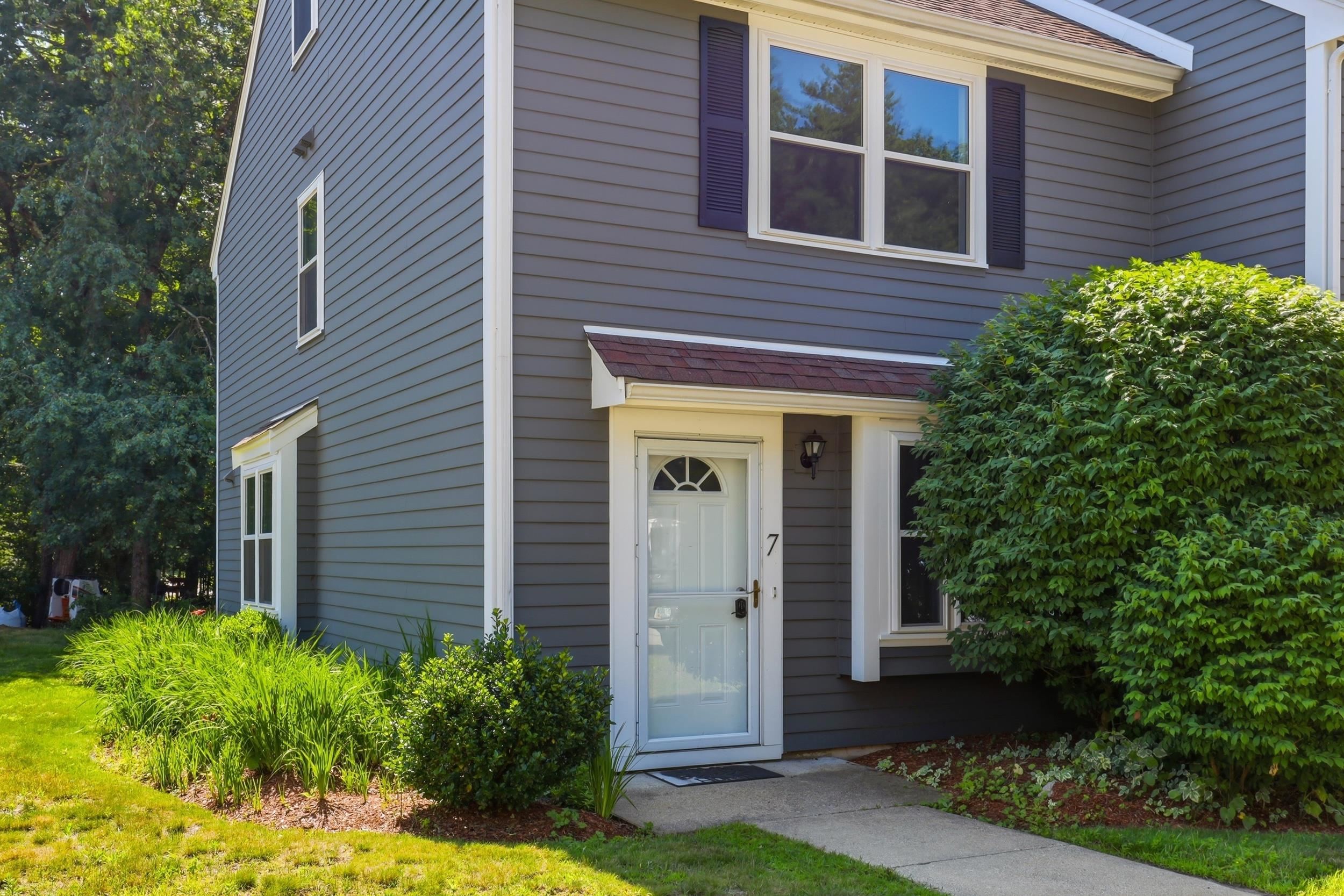 7 Chestnut Circle Merrimack, NH 03054 - Photo 2 of 35