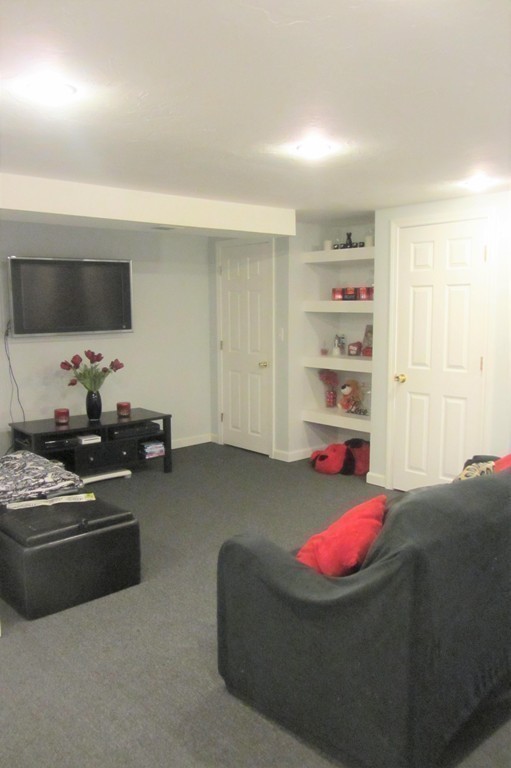 38 Alwin Street Boston, MA 02136 - Photo 14 of 16 Gallery Image 14