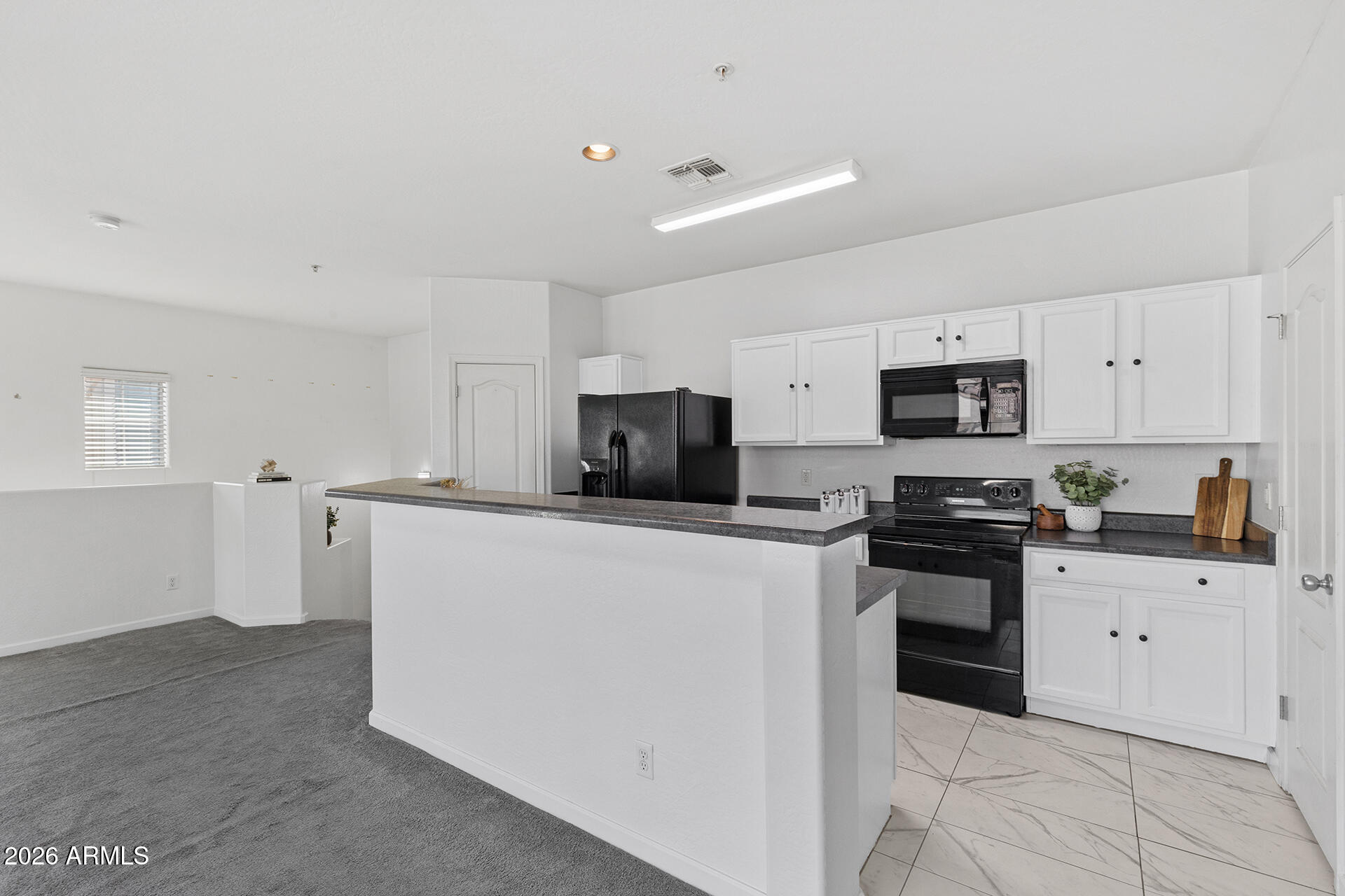 8189 West Groom Creek Road Phoenix, AZ 85043 - Photo 12 of 37 18