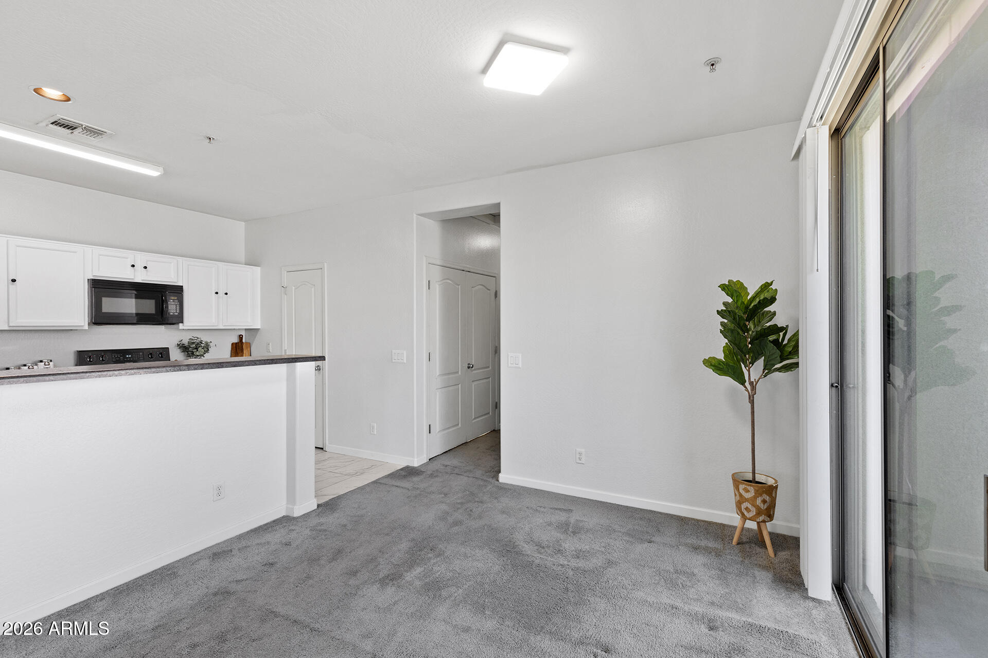 8189 West Groom Creek Road Phoenix, AZ 85043 - Photo 15 of 37 15