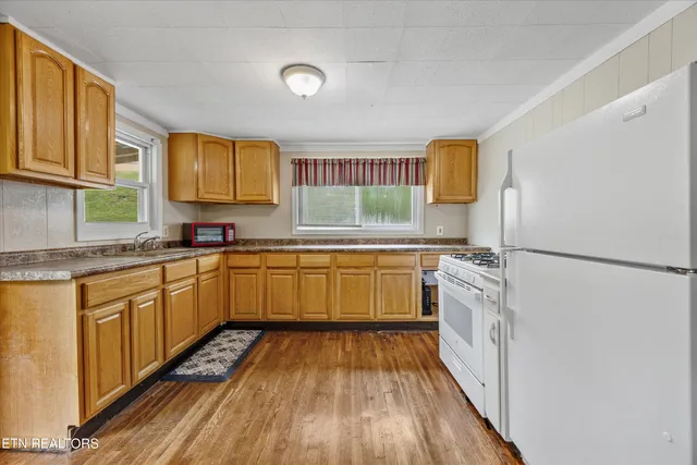 $310,000 | 5704 Scott Highway, Robbins, TN 37852