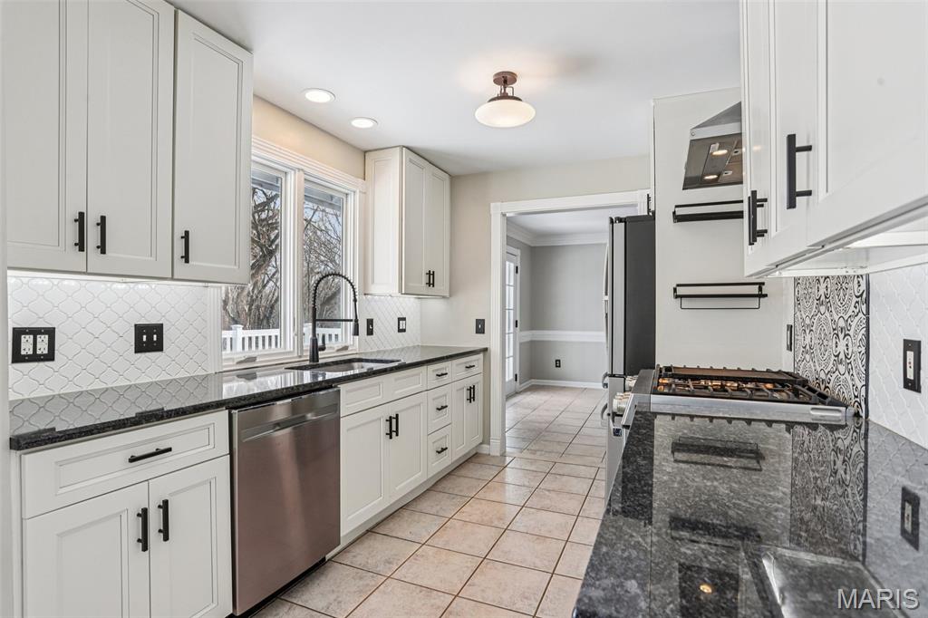 5914 Shortleaf Court St. Louis, MO 63128 - Photo 12 of 45