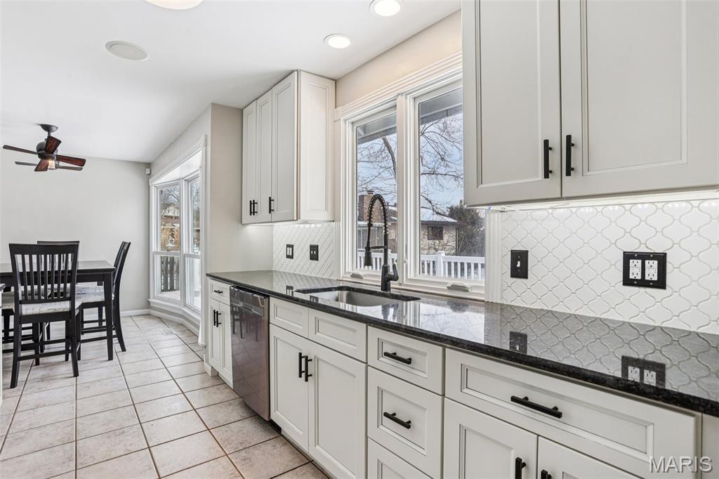 5914 Shortleaf Court St. Louis, MO 63128 - Photo 14 of 45