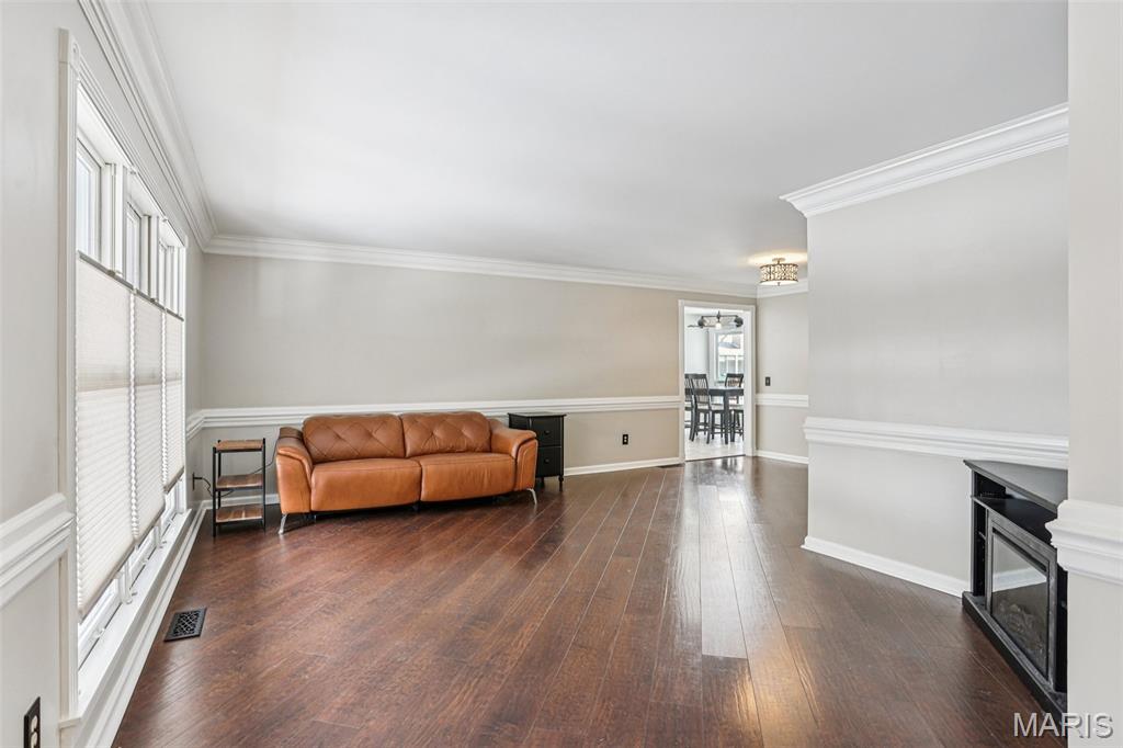 5914 Shortleaf Court St. Louis, MO 63128 - Photo 4 of 45