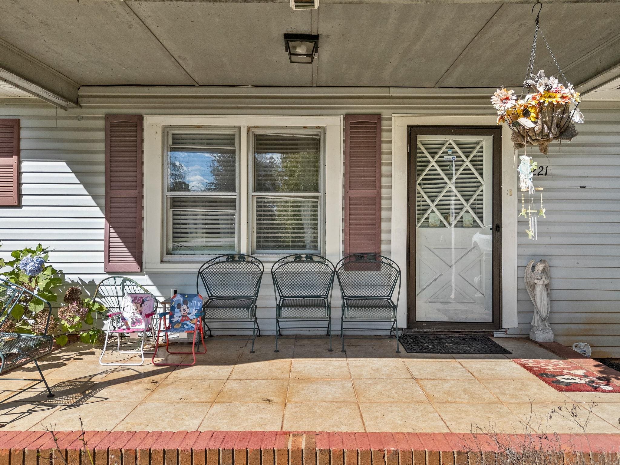 221 Sandifer Road Spartanburg, SC 29303 - Photo 5 of 34