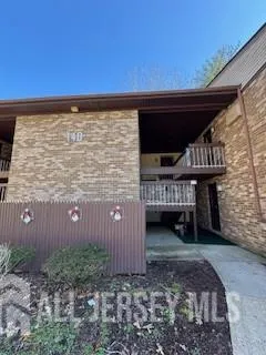 $299,900 | 140 Amberly Drive, Unit J, Englishtown, NJ 07726