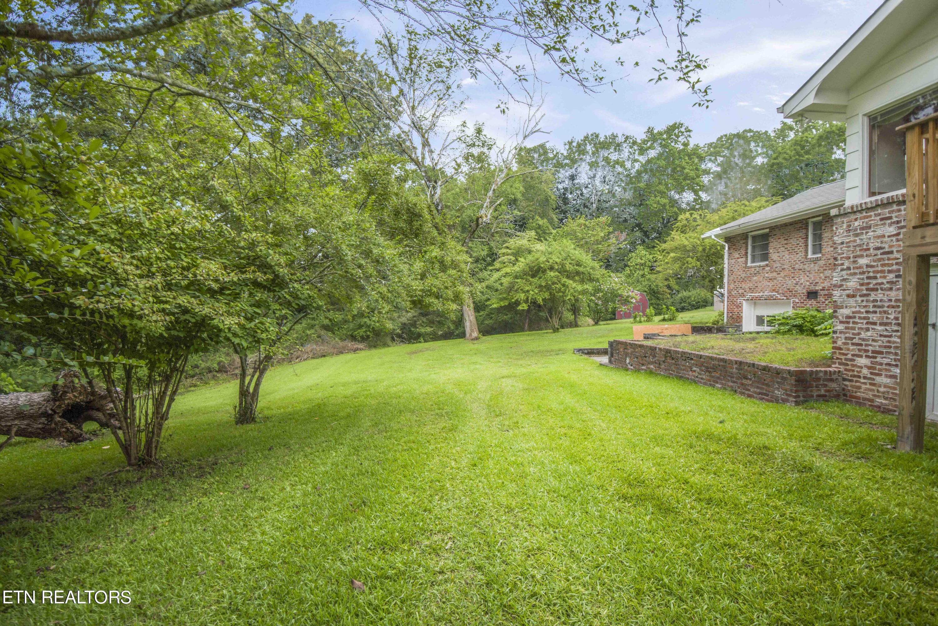 103 Pocono Lane Oak Ridge, TN 37830 - Photo 46 of 48 yard 2_1