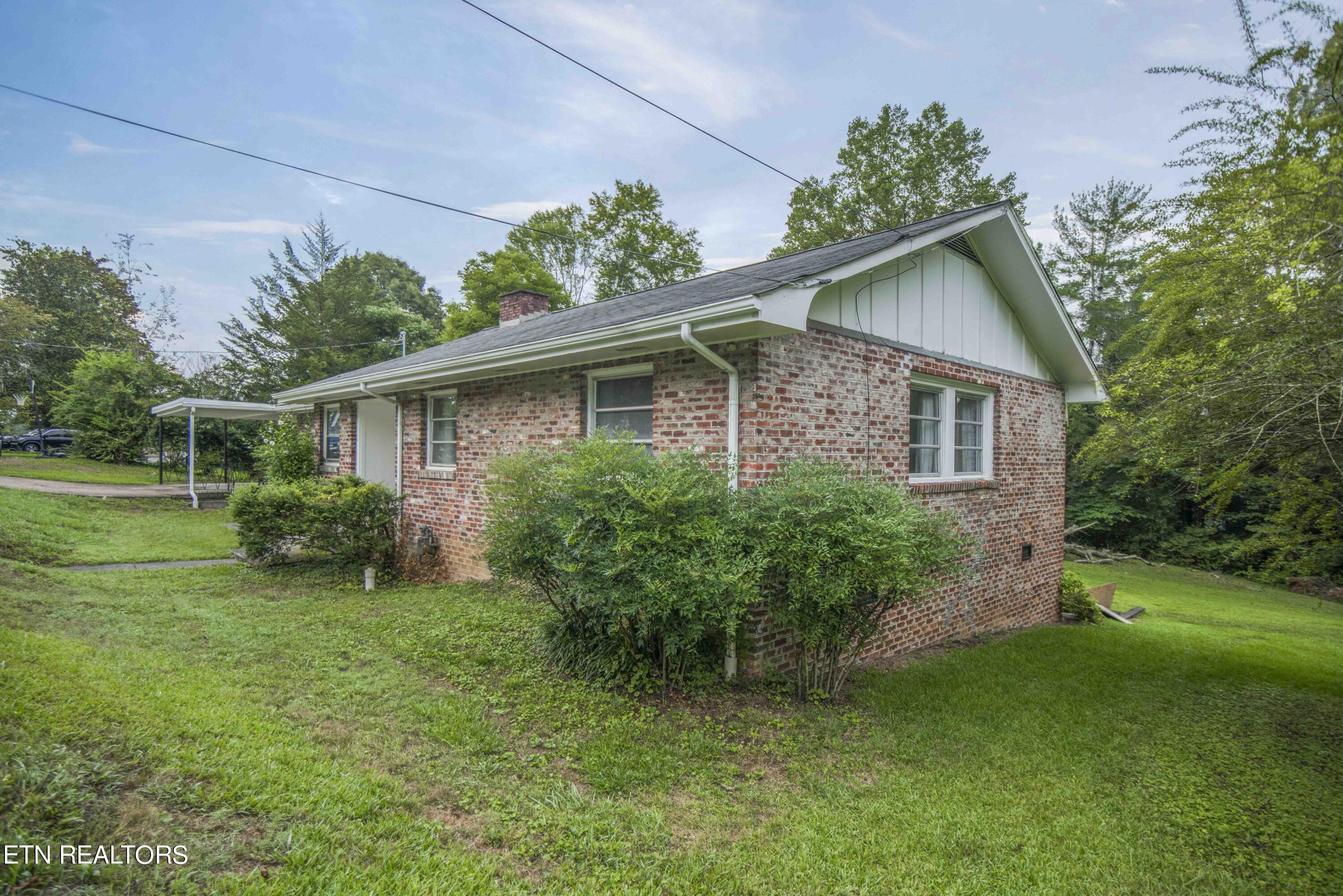 103 Pocono Lane Oak Ridge, TN 37830 - Photo 5 of 48 exterior 1_1