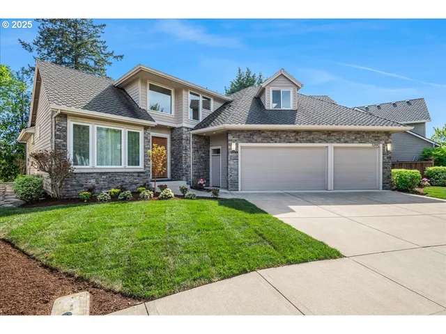 $1,549,000 | 32092 Willamette Way East, Wilsonville, OR 97070