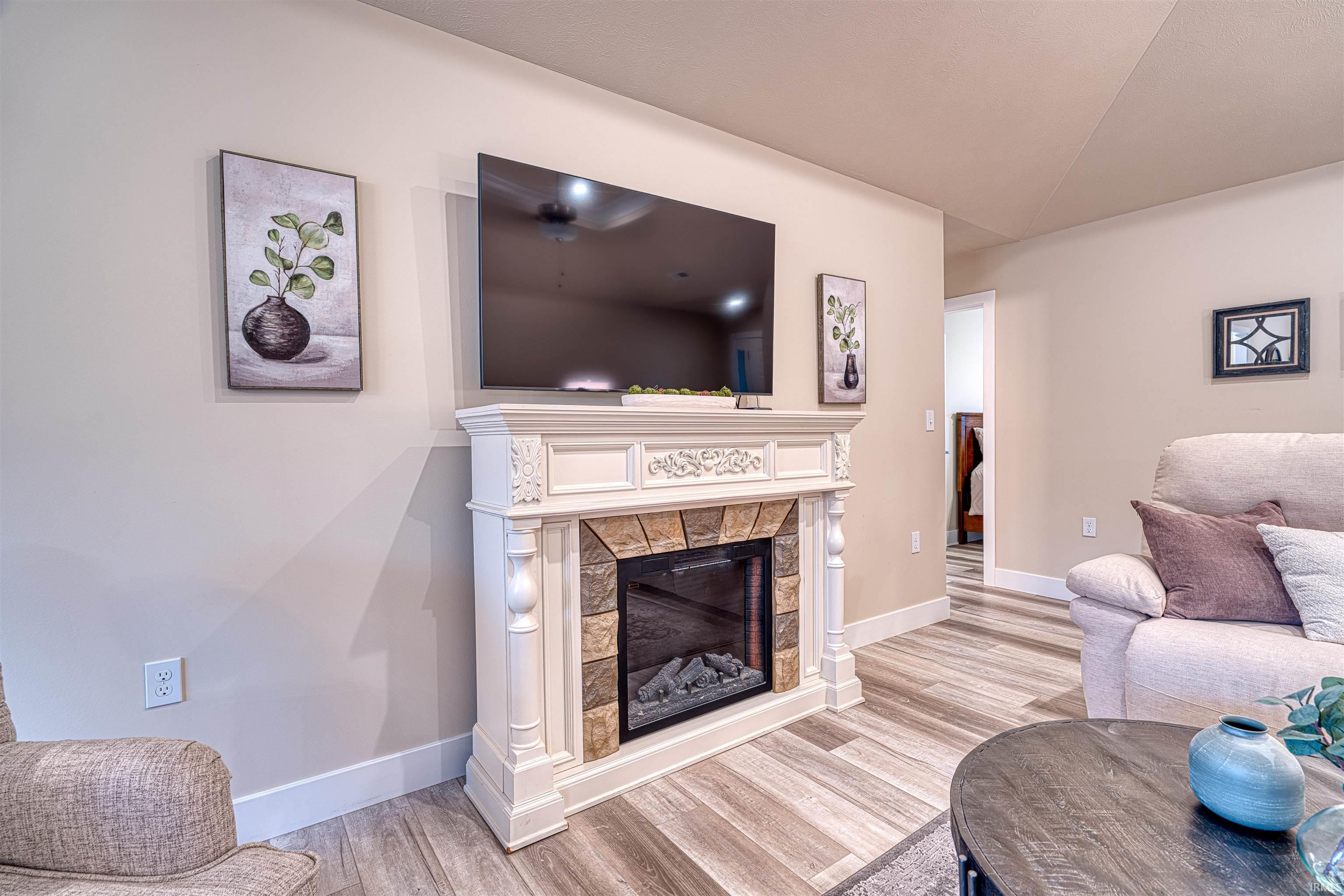 627 West 34th Street Jasper, IN 47546 - Photo 3 of 31