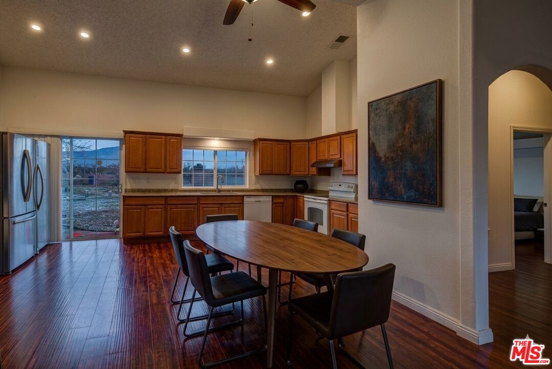 10424 Santa Fe Fire Road Lucerne Valley, CA 92356 - Photo 33 of 33